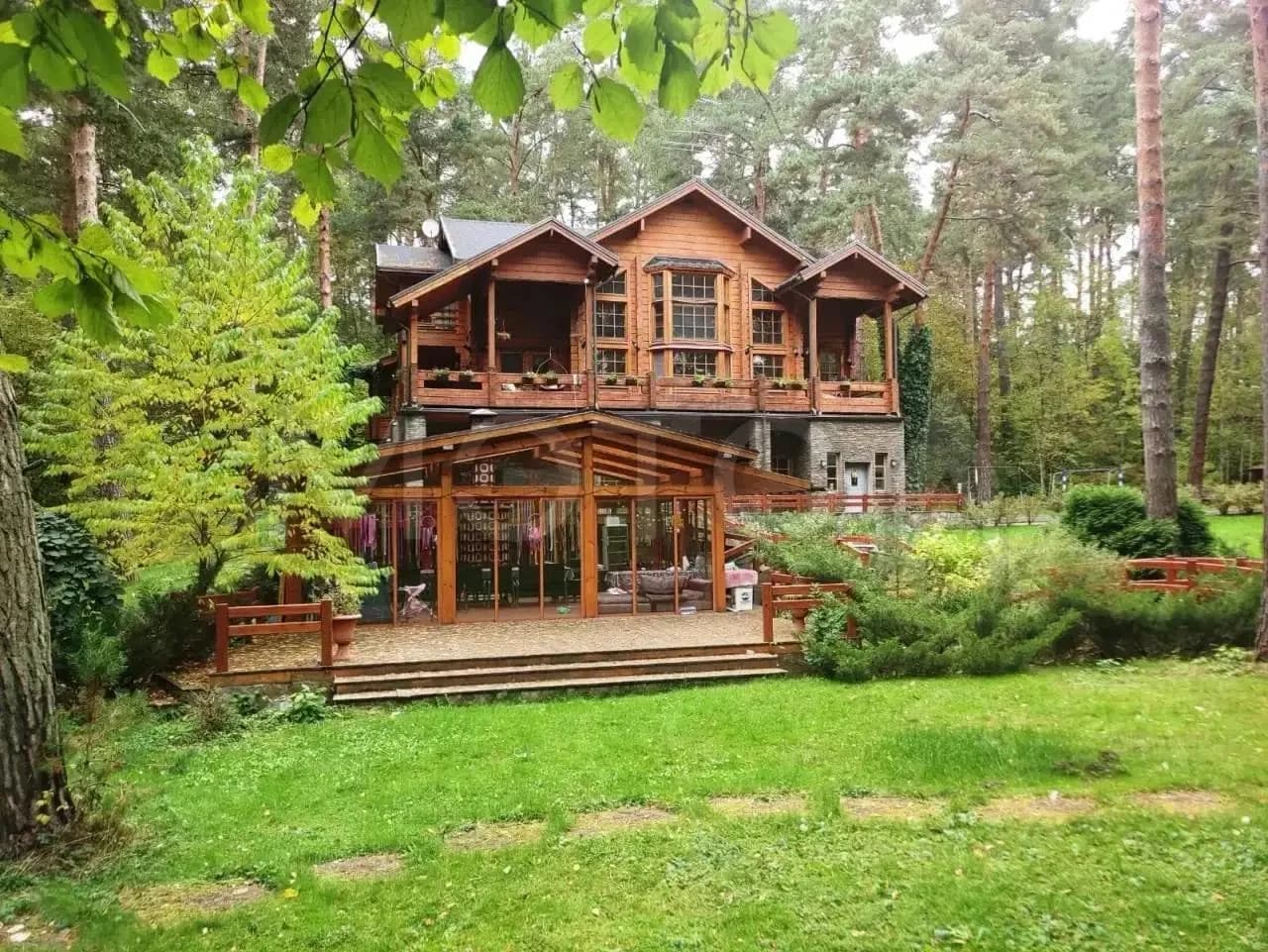🌲 Сказочный дом у собственного пруда — и всё это на торгах по банкротству